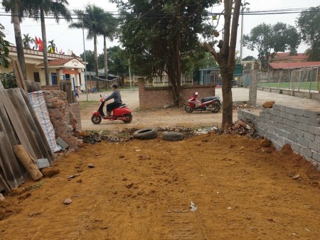 Bán đất ngay trung tâm xã Phú Cát, sát khu công nghiệp cao Hoà Lạc, diện tích 180m2