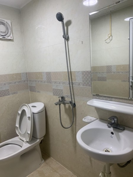 Bán nhà đất Long Biên, chủ nhà cần bán gấp nhà nguyên căn tầng thượng Thanh, sổ chính chủ