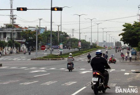 Bán đất MT LÊ VĂN HIẾN, giá tốt phù hợp để đầu tư Lh 0799294429 Hùng bđs