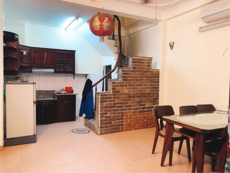Bán nhà ngõ 204 Kim Giang dtsd 26m2, 5 tầng mặt tiền .2m, gần cầu Lủ Trần Hoà, Vũ Tông Phan