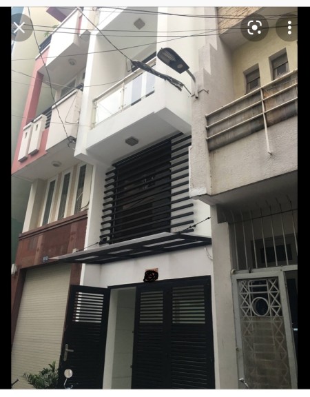 Nhà thoáng mát nhiều cây xanh - sàn gỗ đẹp long lanh sổ sẵn, bàn giao sang tên ngay