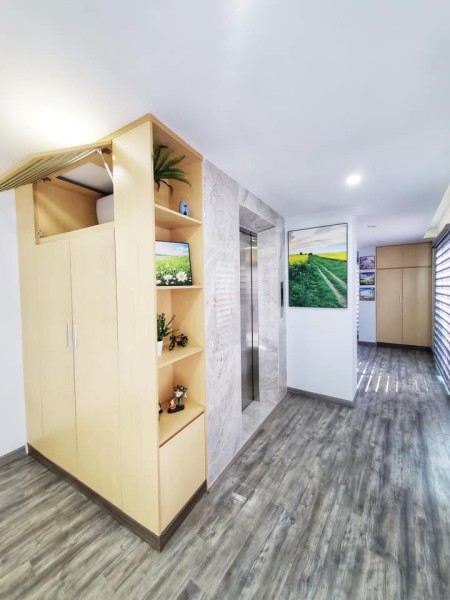 Mặt phố TT Cầu Giấy 42m2x6T, Gara Ô TÔ, kinh doanh Vip, giá chỉ 6 tỷ.