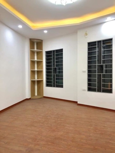 Siêu phẩm có 1-0-2, nhà lô góc Vũ Trọng Phụng, mới tinh sẵn ở, giá chỉ nhỉnh 4 tỷ.