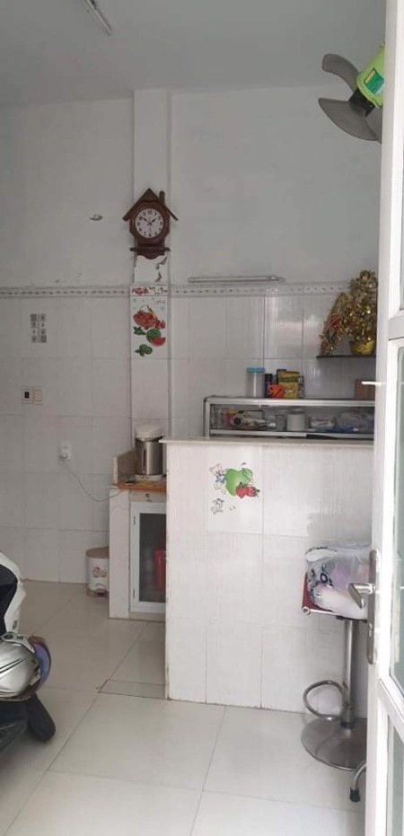 Nhà đường Vĩnh Khánh, Quận 4, nhà đẹp, giảm cực sâu chỉ còn 4 tỷ 949 triệu