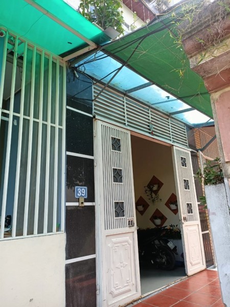 Bán nhà Trung tâm Thanh Trì diện tích sử dụng 63m2 đúc kiên cố 3 tầng giá nhỉnh 3 tỷ