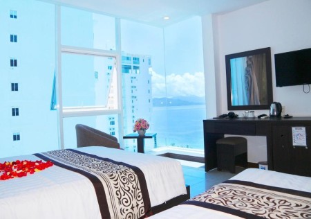 Cần bán gấp khách sạn trung tâm tại Trần Phú Nha Trang 15 tầng, tổng 35 phòng, nội thất đủ