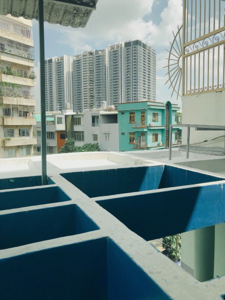 Kẹt tiền bán gấp nhà hẻm lớn 354 Lý Thường Kiệt Quận 10 đúc kiên cố còn mới, có sân trước sau