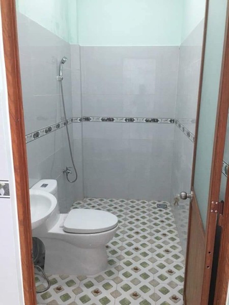 Bán nhà Cấp 4, diện tích sử dụng 129m2, Phan Huy Ích, giá bán 3.65 tỷ ô tô vào tận nhà