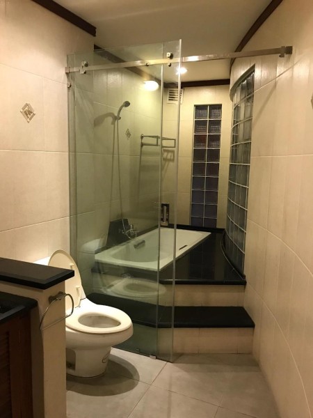 Cho thuê nhà mặt phố Lê Duẩn, Hoàn Kiếm, Hà Nội giá chào 50 triệu/tháng, thương lượng