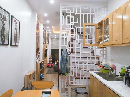 Bán gấp nhà 4 tầng đẹp nhỉnh 3 tỷ Thanh Nhàn Hai Bà Trưng 40m gần ô tô, khu dân trí cao