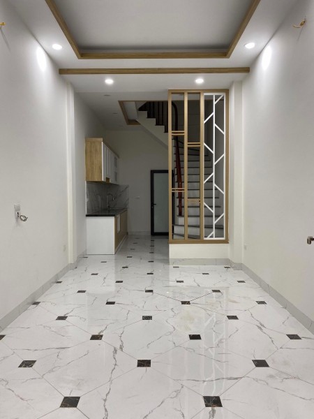 Bán nhà xây mới phố Giáp Bát, Quận Hoàng Mai diện tích 35m2 5 tầng, giá bán 3.4 tỷ