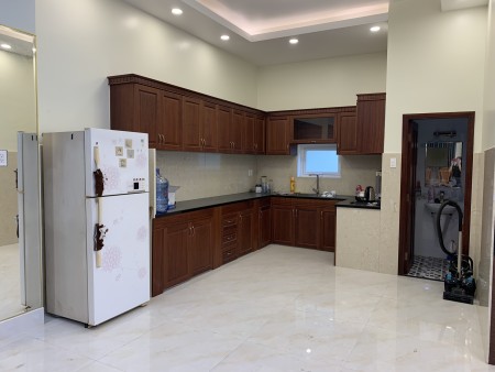 Cho thuê biệt thự cao cấp có thang máy phù hợp sử dụng đa ngành nghề