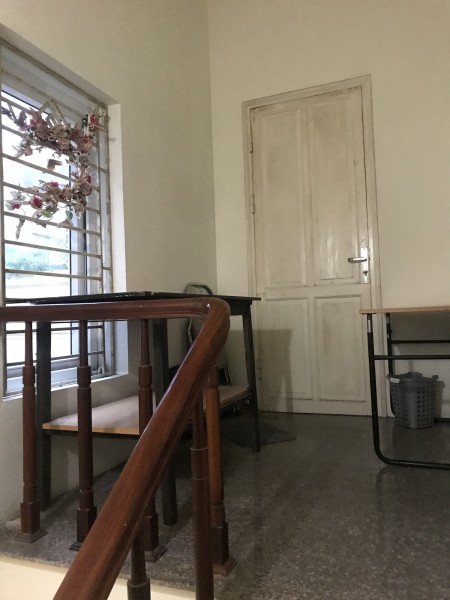 Cho thuê nhà nguyên căn chính chủ giá tốt ở Hoàng Hoa Thám còn mới, khu dân cư đông