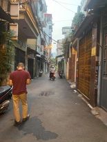 Bán nhà nguyên căn Mai Dịch, diện tích 80m2, 4 tầng đúc, nội thất đẹp, khu vực dân trí cao
