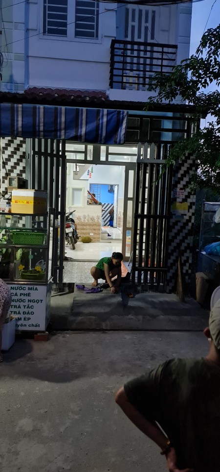 Cho thuê nhà nguyên căn cách Cầu Long Kiểng 400m gia 8 triệu/tháng, khu dân cư đông