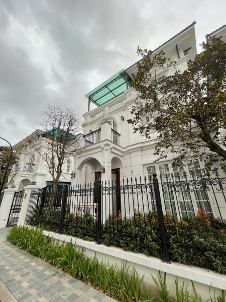 Bán biệt thự Embassy Garden Tây Hồ Tây, diện tích 239.3m2 giá bán 67 tỷ, lh 09373269137