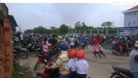 Bán gấp lô góc thông chợ, sát trường học, thích hợp mở quán cf, kinh doanh buôn bán.