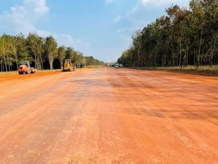 Bán gất đất mặt tiền đường liên xã 28m ngay khu công nghiệp Becamex Đồng Phú 6300ha