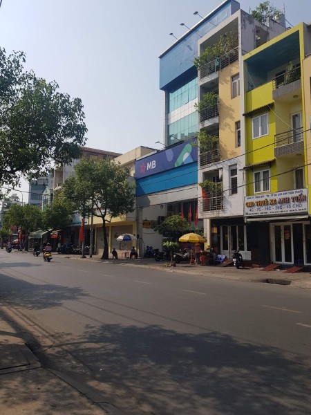 Cho thuê mặt bằng kinh doanh nhà mặt tiền Quận Bình Thạnh, giá thương lượng chính chủ