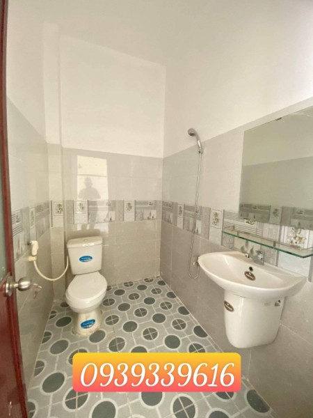 Chính chủ cần bán gấp căn sổ hồng riêng ngân hàng hỗ trợ vay, khu dân cư đông, tiện kinh doanh