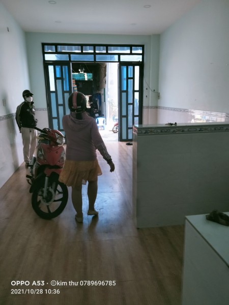 Cho thuê nhà nguyên căn 2pn Lê Văn Quới vào liên hệ 0915718879, giá 6 triệu/tháng