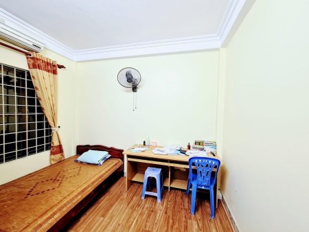 Cần bán nhà gấp khu vực trung tâm nhà mới koong thiết kế đẹp 4 tầng, liên hệ 0968588737