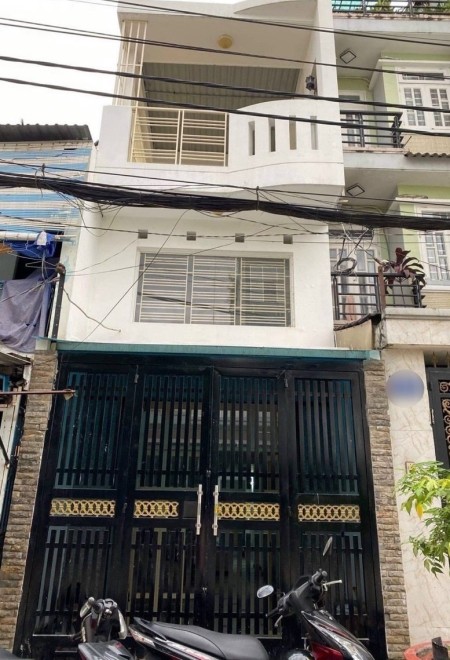 Bán nhà Trần Văn Quang diện tích sử dụng 23m2, nhà rộng đẹp ở trung tâm, giá rẻ 2 tỷ 73