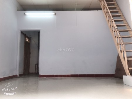 Cho thuê nhà nguyên căn Phú Thạnh, Quận Tân Phú, an ninh, sạch sẽ, giá 3.9 triệu/tháng