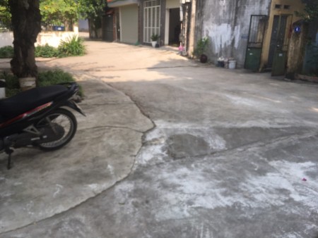 Chính chủ cần bán lô đất diện tích 36m2, ô tô vào tận đất, giá chỉ hơn 2 tỷ lh 0964541568