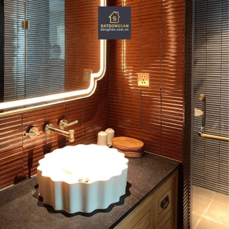 Tòa nhà Đào Tấn 7 tầng thang máy cho Tây thuê 1.2 tỷ/năm, pháp lý chuẩn chỉ, sẵn sàng giao dịch