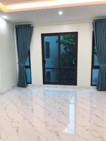 Bán nhà ngõ 28 Xuân La diện tích 41m2, 6 tầng mt 5m giá bán 8,1 tỷ Tây Hồ, có gara ô tô