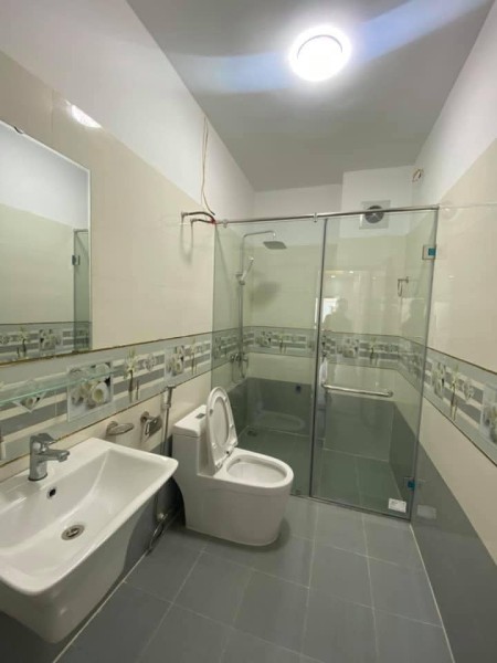 Bán nhà phố Bằng Liệt, lô góc nhà xây mới tinh cực hot chủ nhà thân thiện, đúc 5 tầng thoáng