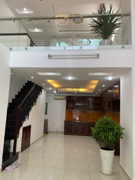 Bán nhà 2 lầu, Đường 9, Hiệp Bình Phước Thủ Đức, diện tích sử dụng 62m giá bán 4 tỷ 650tr