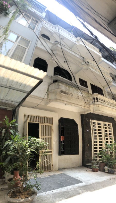 Chính chủ cần cho thuê nhà phố DTSD 45m2, Hoàng Cầu Quận Đống Đa, khu vực yên tĩnh, đảm bảo an ninh.