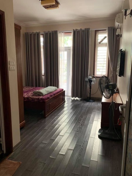 Bán nhà đẹp Cầu Giấy - Nguyễn Thị Định, tiện ích vô vàn, 5 tầng 72m2 giá 19 tỷ