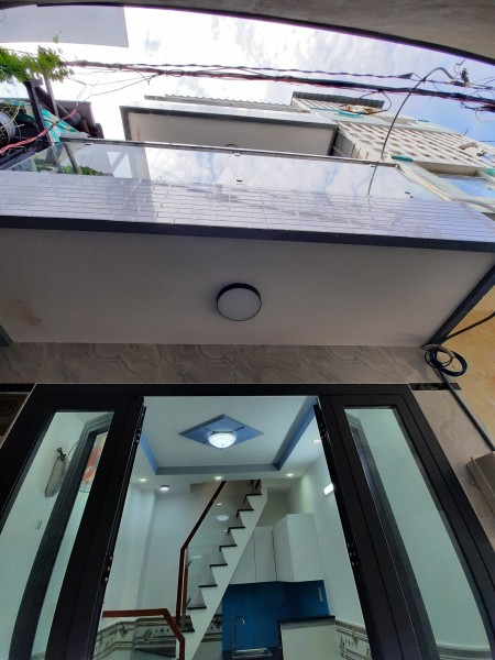 Nhà nguyên căn mới giá rẻ Lạc Long Quân P3 Quận 11 giá chỉ 2tỷ5 giao thông qua lại thuận tiện