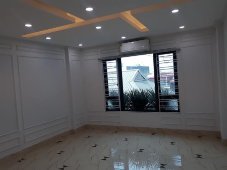 Bán nhà chính chủ xây tâm huyết tuyệt đẹp gara ô tô đường nhựa 3 ô tô tránh, khu dân cư
