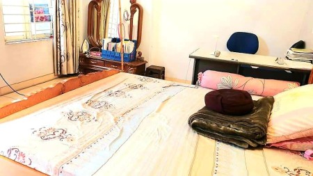 Nhà nguyên căn cần bán tại Giang Biên, Long Biên, dtsd 63m2, 4 tầng, nhỉnh 3 tỷ, lh 0911910586