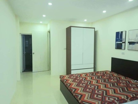 Bán gấp nhà Bồ Đề đúc kiên cố 3.5 tầng đúc, giá bán 3.9 tỷ, liên hệ xem nhà 0969856099