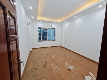 Bán nhà nguyên căn phố Phạm Văn Đồng hàng nhỏ, nhỏ tiền, diện tích 35m2, giá 2.9 tỷ