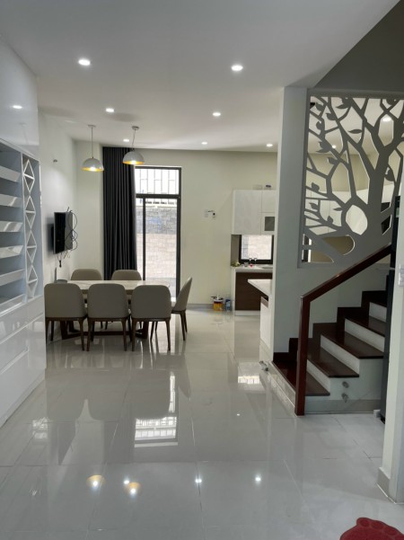 Cho thuê biệt thự Hà Đô Centrosa 3/2 Quận 10 giá 70 triệu/tháng, liên hệ 0931868723