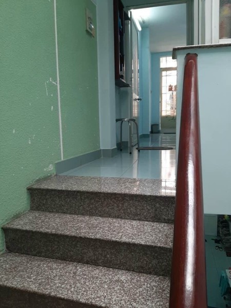 Chính chủ bán gấp nhà đường xe tải 2 tầng ngay trung tâm Cách Mạng Tháng 8 P12 Quận 10