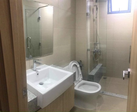 Bán gấp 2pn full nội thất view hồ bơi khu Emerald dự án Celadon City giá bán 3.4 tỷ