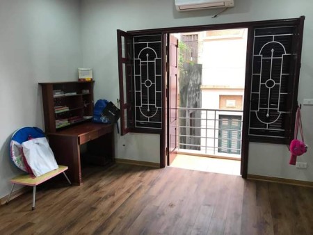 Bán nhà nguyên căn siêu hot ngõ 535 Lạc Long Quân, diện tích 45m×4, mt 4.5m, giá bán 5.9 tỷ