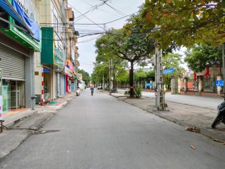 Bán đất tặng nhà diện tích 50m2 nền sát bên Quận ủy tại đường Cầu Diễn sổ bàn giao ngay