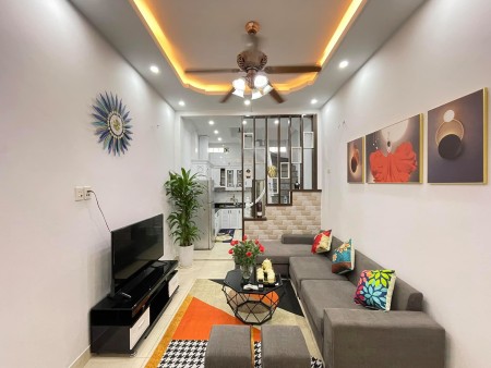 Cần bán gấp nhà ngõ 23 Xuân La, Quận Tây Hồ, sổ đỏ vuông vắn chờ giao dịch lh 0975048581