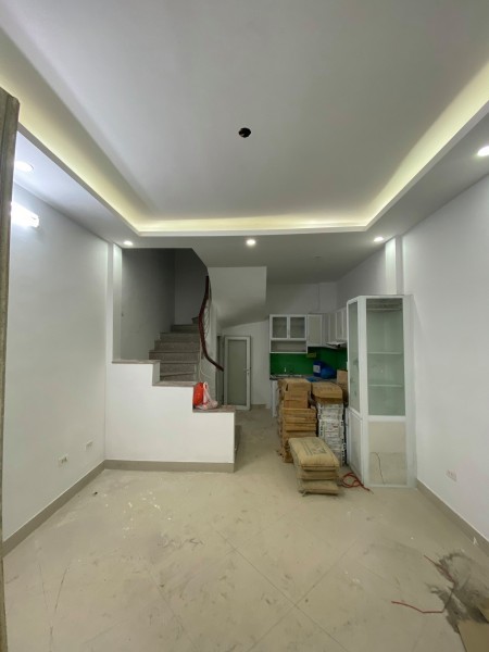 Bán nhà phân lô phố Lê Trọng Tấn, Thanh Xuân. Diện tích 38m2*5 tầng, ô tô gửi. Chỉ gần 4 tỷ