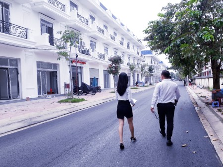 Đi đến slide 8