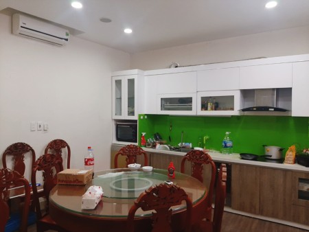 Mặt phố Nguyễn Văn Lộc kinh doanh ô tô tránh Đang trên đường! 40m2, 5 tầng giá 7.4 tỷ