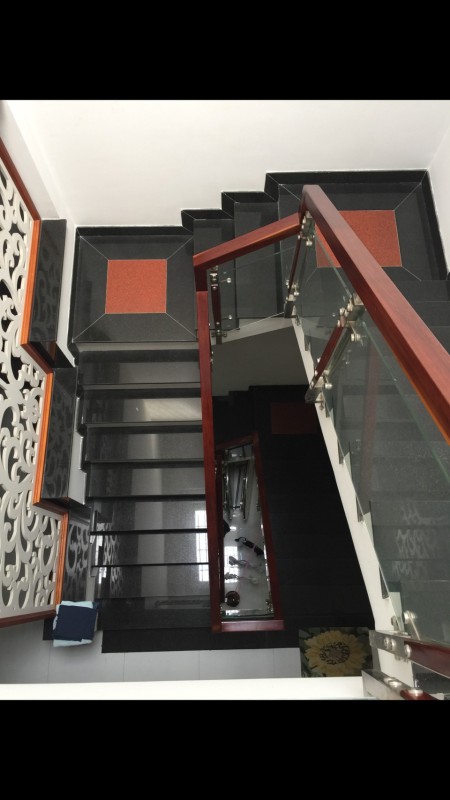 Cần bán gấp nhà hẻm xe hơi Quận Bình Tân sổ hồng chính chủ liên hệ 0901456664